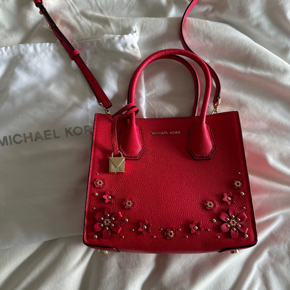 Michael Kors Mercer Pebbled Leather Messenger Crossbody Bag Deep Pink Floral